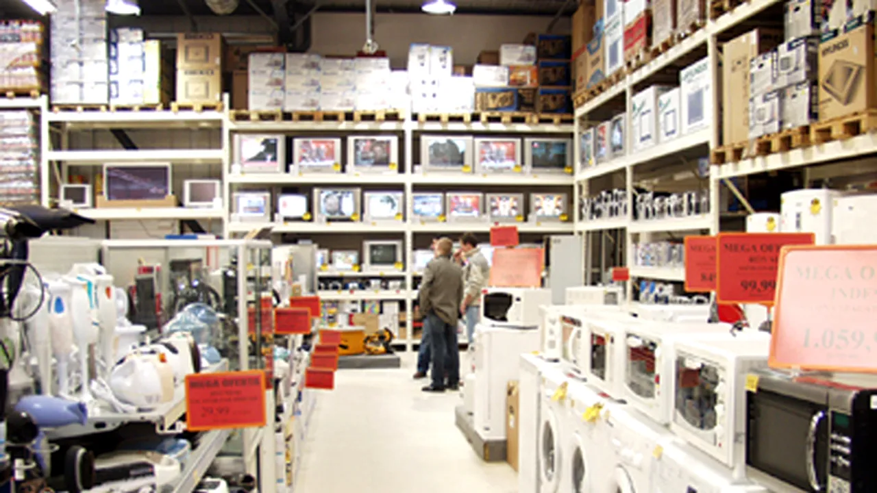 Reduceri de cheltuieli şi CONCEDIERI la Electrolux, după eşuarea tranzacţiei cu GE