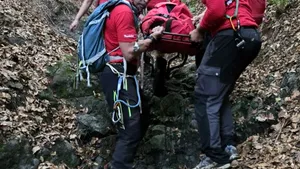 Motociclist de enduro rănit într-un accident în zona Cisnădioara. Intervin salvamontiștii