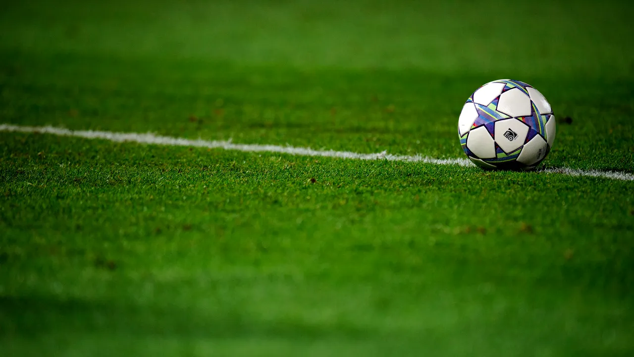 Superliga de fotbal: ultimele două partide din etapa a II-a se joacă luni