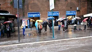 Furtună violentă la Roma: Cel puţin o persoană a murit, iar staţiile de metrou au fost inundate şi circulaţia rutieră perturbată