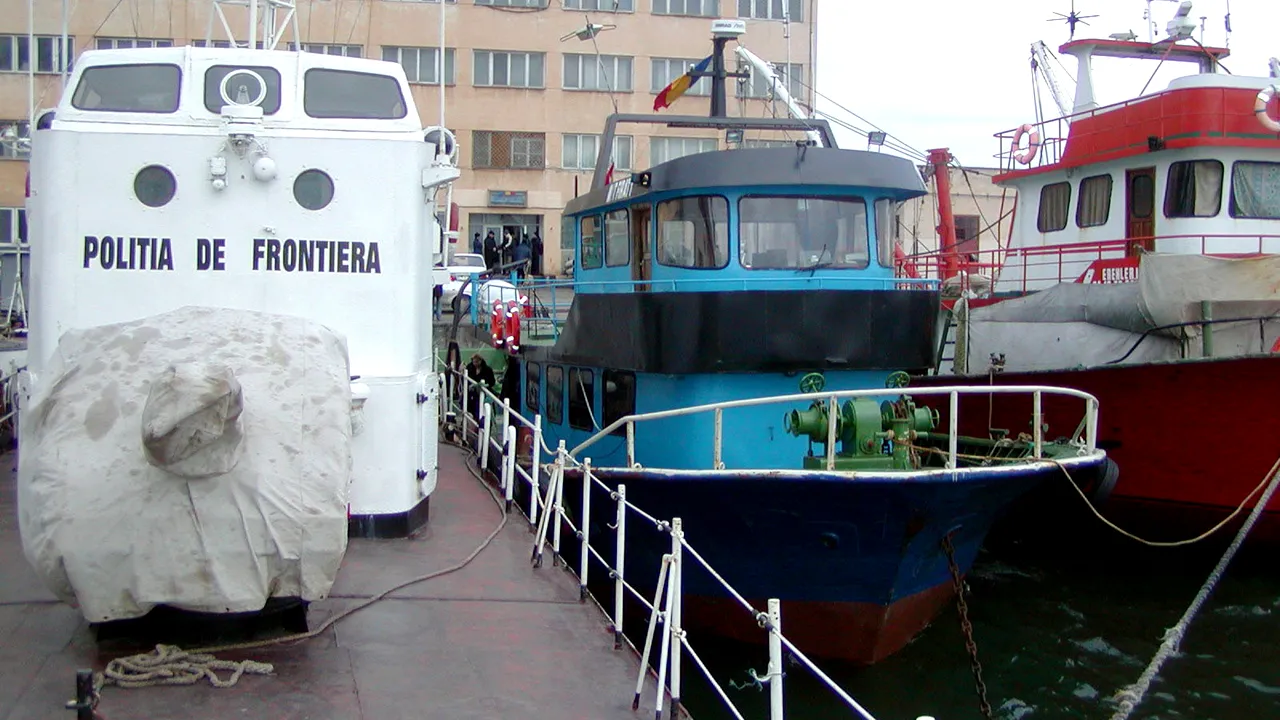 Mită între 500 şi 700 euro per container intrat în Portul Constanţa Sud: 3 lucrători vamali reţinuţi