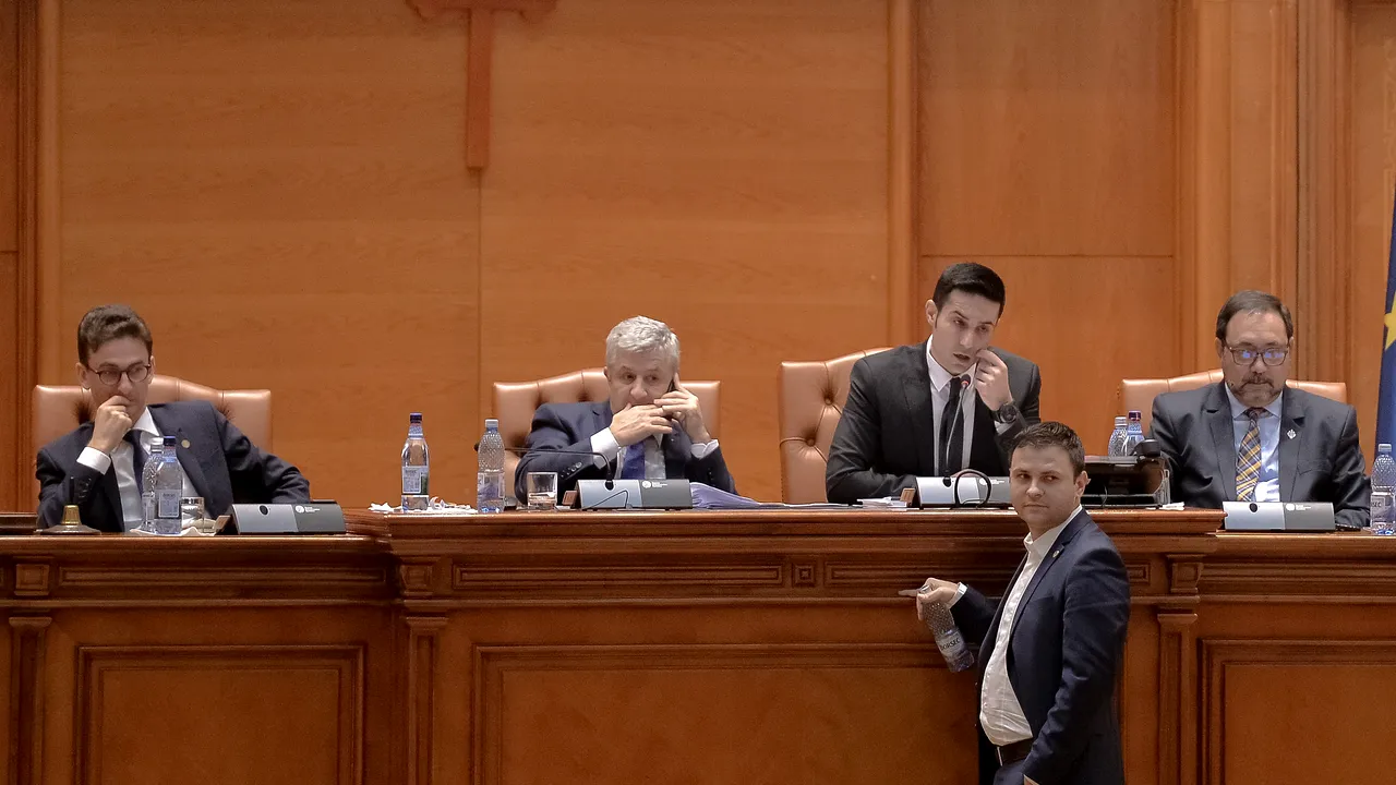 Conflictul juridic dintre Parlament şi Curtea Supremă: CCR dezbate sesizarea PNL privind delegarea atribuţiilor preşedintelui Camerei Deputaţilor