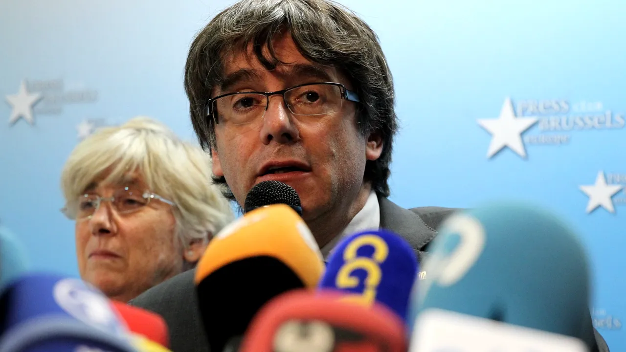 CRIZA din Catalonia: Carles Puigdemont, nominalizat pentru funcţia de PREMIER. El a ajuns în Danemarca, ignorând ameninţările Madridului