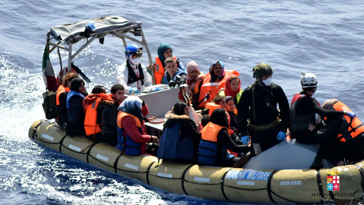 Criza migranţilor. Un copil de un an a traversat singur Marea Mediterană pentru a ajunge în Italia