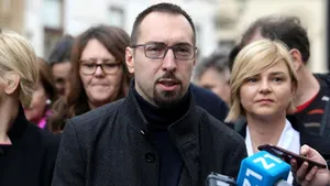 Tomislav Tomasevic este noul primar al Zagrebului. A învins un cântăreţ de folk şi a înlocuit un edil decedat în februarie 