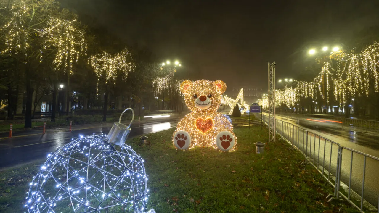 Bucureștiul se luminează de sărbători: peste 7 milioane de LED-uri aprinse în Capitală