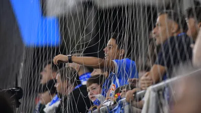 SPORT Seară europeană pentru România. Universitatea Craiova și CFR Cluj luptă pentru calificarea în play-off. Cine trasmite meciurile