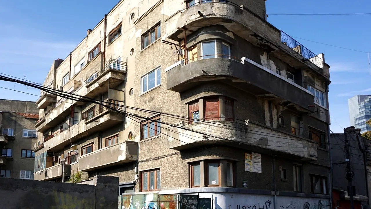 Imobil în stil Art Deco, ridicat în anii '30 în Capitală, consolidat cu fonduri nerambursabile 