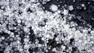 Fenomen meteo neobişnuit pentru iarnă, apărut într-o localitate din Mehedinţi. Meteorolog: Este total anormal. VIDEO