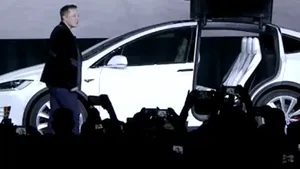 Tesla a lansat Model X, primul SUV electric din lume - VIDEO