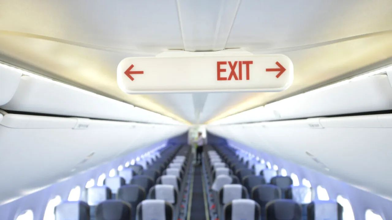 Noua lege a pasagerilor, aprobată de UE după 13 ani. Ce drepturi ai acum când călătorești cu avionul