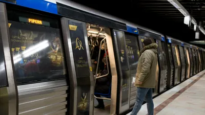 SOCIAL Un tânăr a murit după ce s-a aruncat în fața metroului în stația Piața Unirii 2