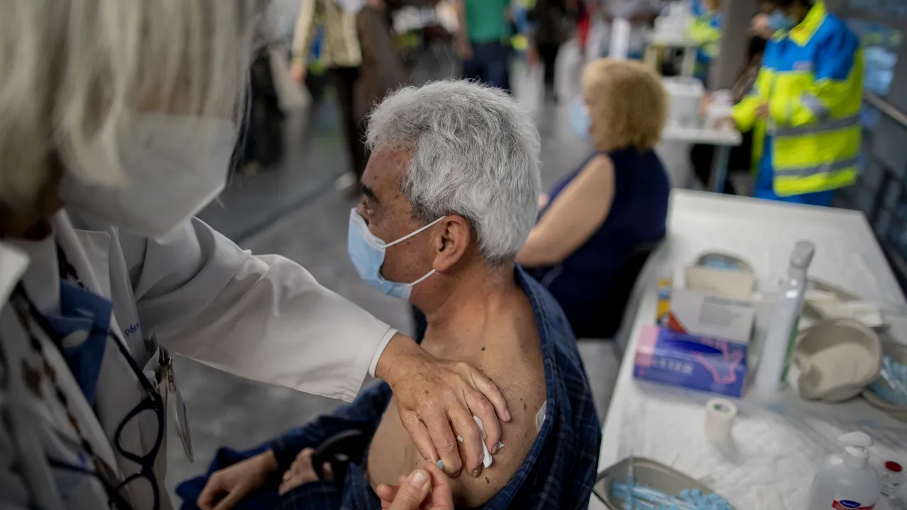 Maraton de vaccinare la Timişoara. Vaccinare non-stop timp de 64 de ore. „Acţiunea este o premieră pentru România”