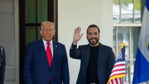 El Salvador refuză să trimită înapoi în SUA un migrant deportat eronat