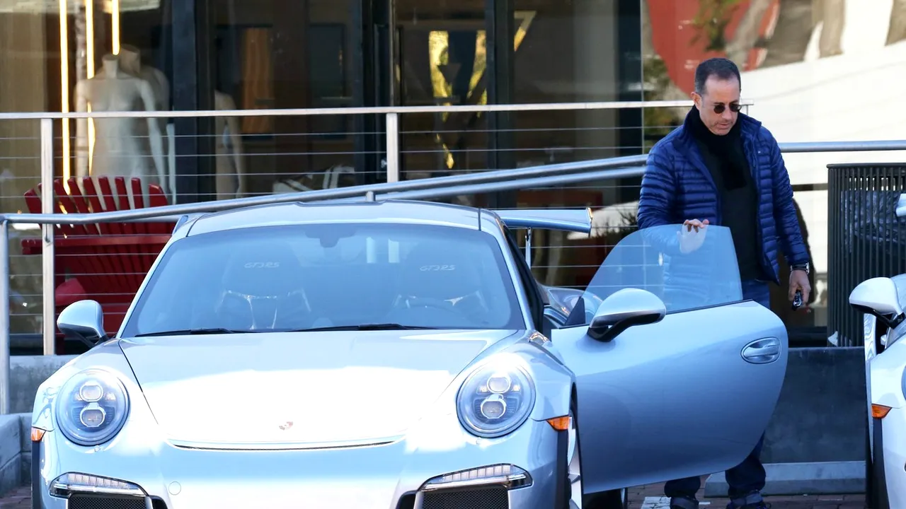 FOTO: Jerry Seinfeld scoate la licitaţie o altă „bijuterie” pe roţi. Cât costă maşina Porsche 911 din garajul actorului