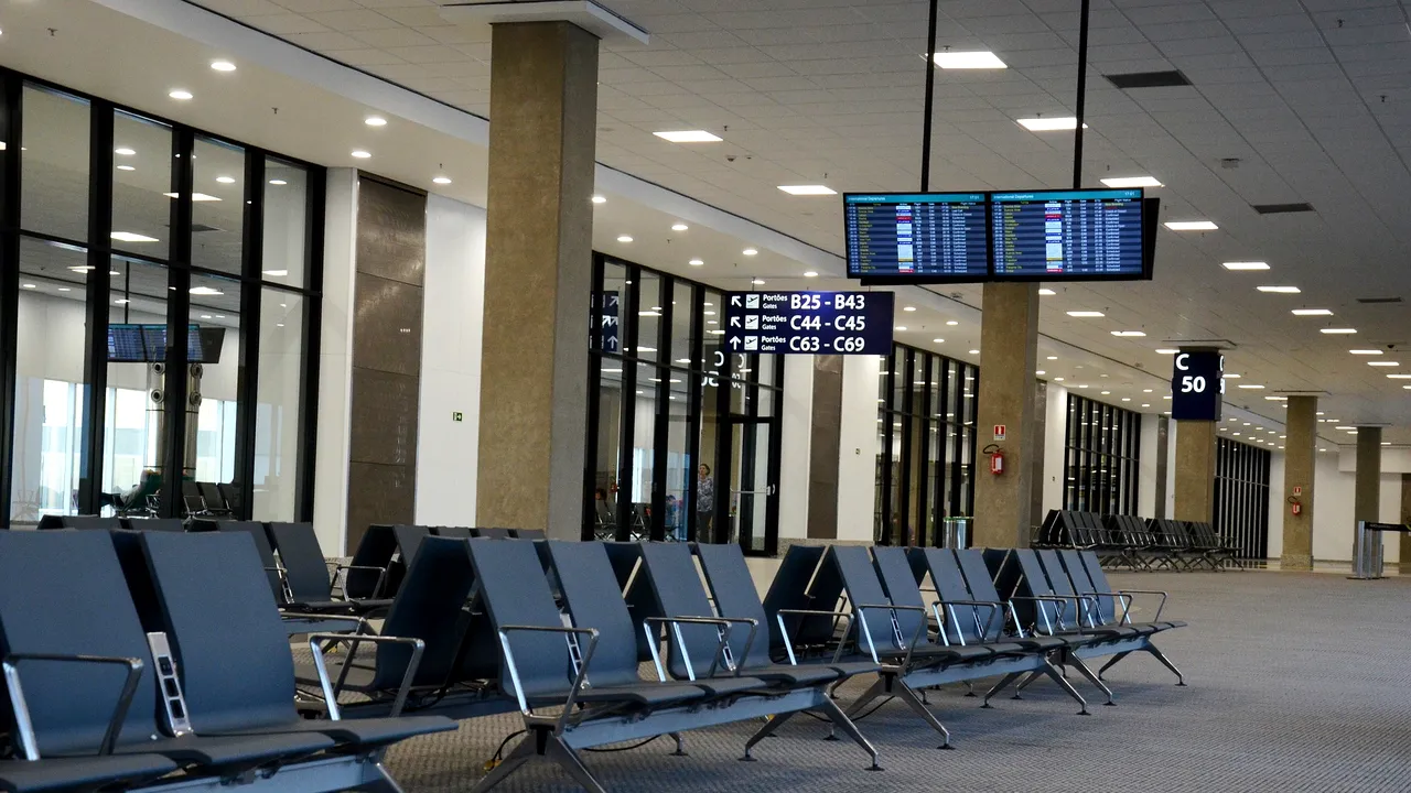 Descoperire macabră în toaleta unui aeroport. Un bebeluş a fost găsit mort. 