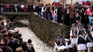 Sibiu: Circa o mie de persoane au participat la obiceiul 