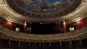 Un teatru din România, bijuterie arhitectonică, folosit pentru nunţi. Ce propunere a fost făcută pentru a evita atitudinile necivilizate