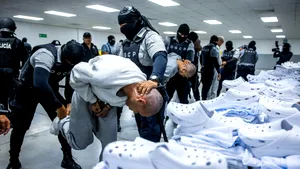 El Salvador: Proces în masă pentru aproape 500 de presupuși membri ai grupării MS-13