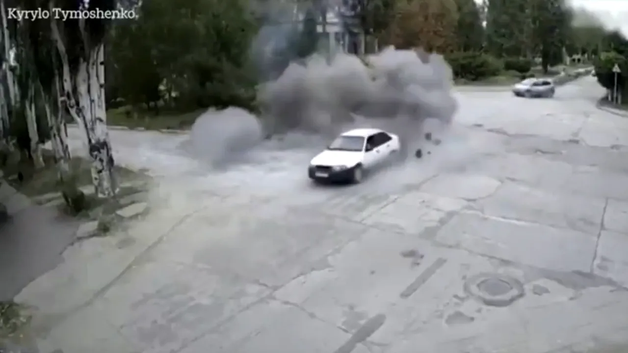 Lovitură rusească: o maşină, la câteva fracţiuni de secundă să nu fie aruncată în aer

