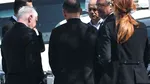 Scenă de la înmormântarea miliardarului Nawaf Salameh: Zuckerman îi aranjează insigna lui Ciucă în mijlocul scandalului cu Lasconi