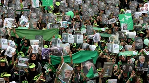 Verzii din PE cer statelor UE să faciliteze acordarea de vize membrilor opoziţiei iraniene