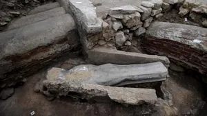Istoria de sub Notre Dame. A fost descoperit un sarcofag antic