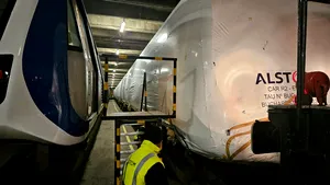 Primul tren Metropolis a sosit în Depoul Berceni al Metrorex. Urmează verificările şi testele specifice