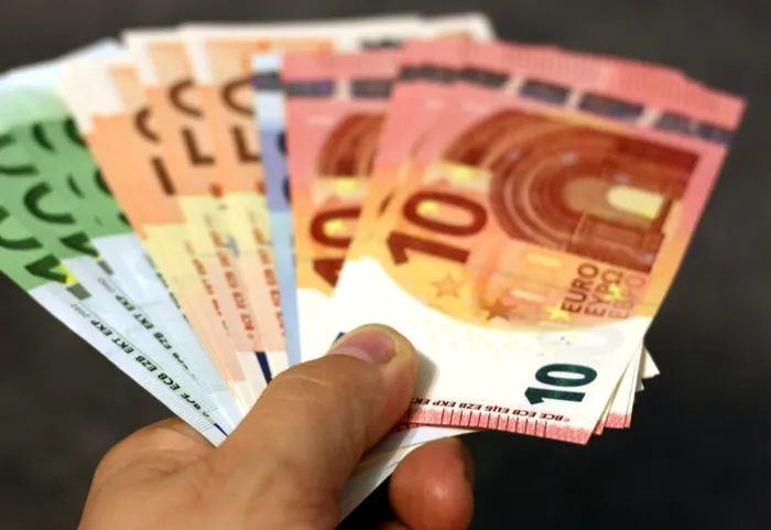 România pregătește „vize de aur” pentru investitorii non-UE: o carte verde pornește de la 400.000 de euro