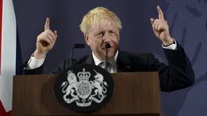 Până când vrea să rămână la putere Boris Johnson. Premierul britanic încearcă să bată recordul longevităţii pe poziţia sa