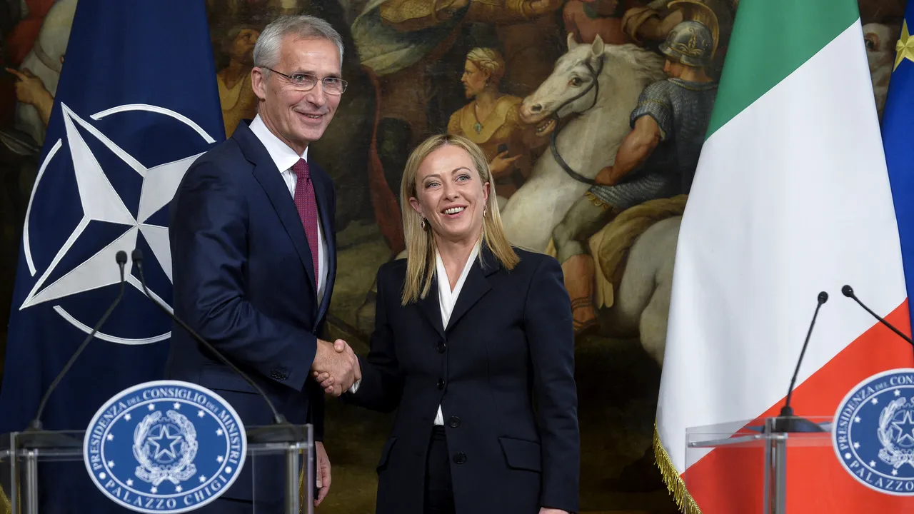 Premierul Italiei cere intensificarea cooperării NATO-UE, dar vrea dezvoltarea apărării europene