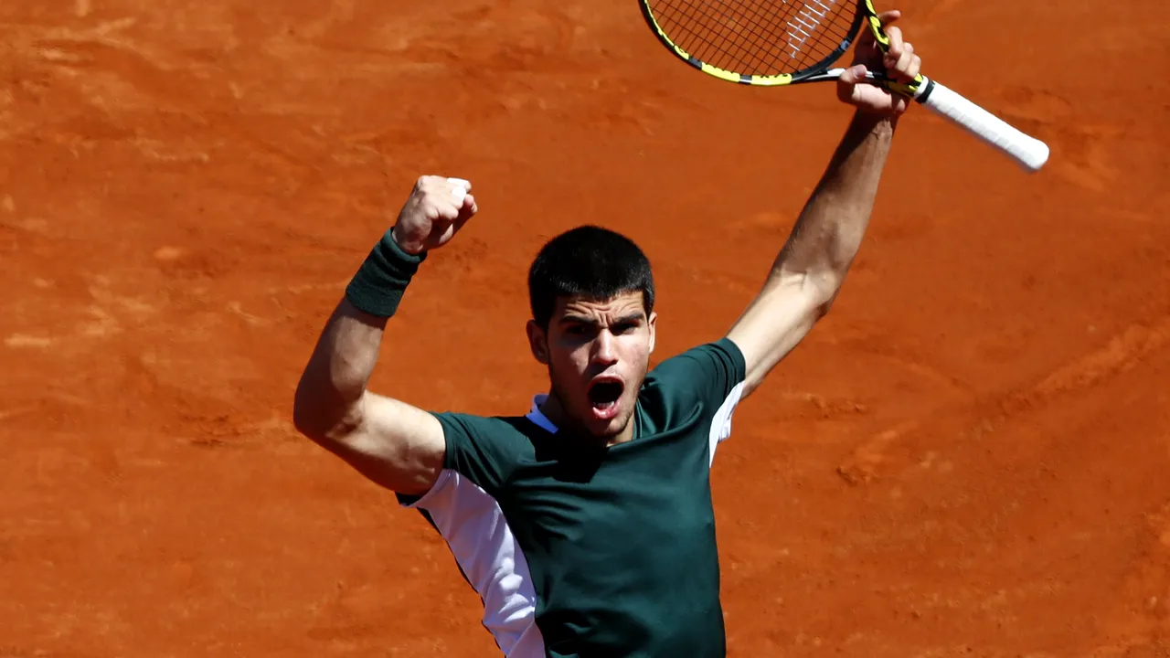 La o zi după ce l-a învins pe Nadal, Alcaraz a câştigat şi în faţa lui Djokovic în semifinalele turneului de la Madrid