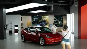 Primul showroom Tesla din România