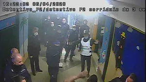 VIDEO Deţinuţi bătuţi cu bestialitate de gardieni, într-o închisoare din Italia. Cazul încă e în atenţia autorităţilor: peste 50 de ofiţeri au fost arestaţi