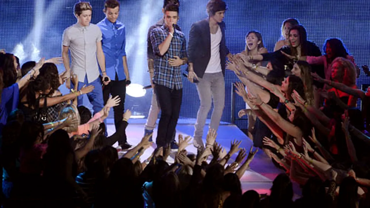 MTV Video Music Awards 2012: care au fost ţinutele vedetelor - GALERIE FOTO