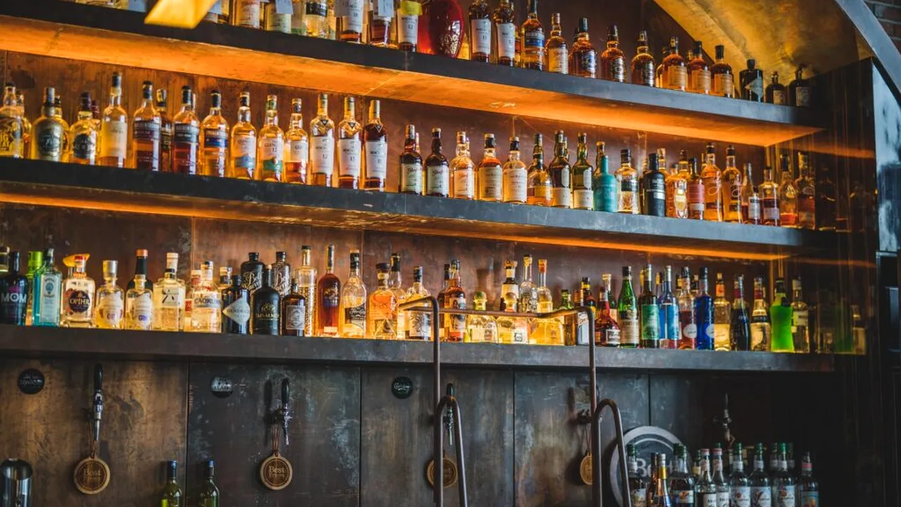 Un cunoscut oraș turistic, aflat lângă România, a interzis comerțul de alcool după ora 20.00