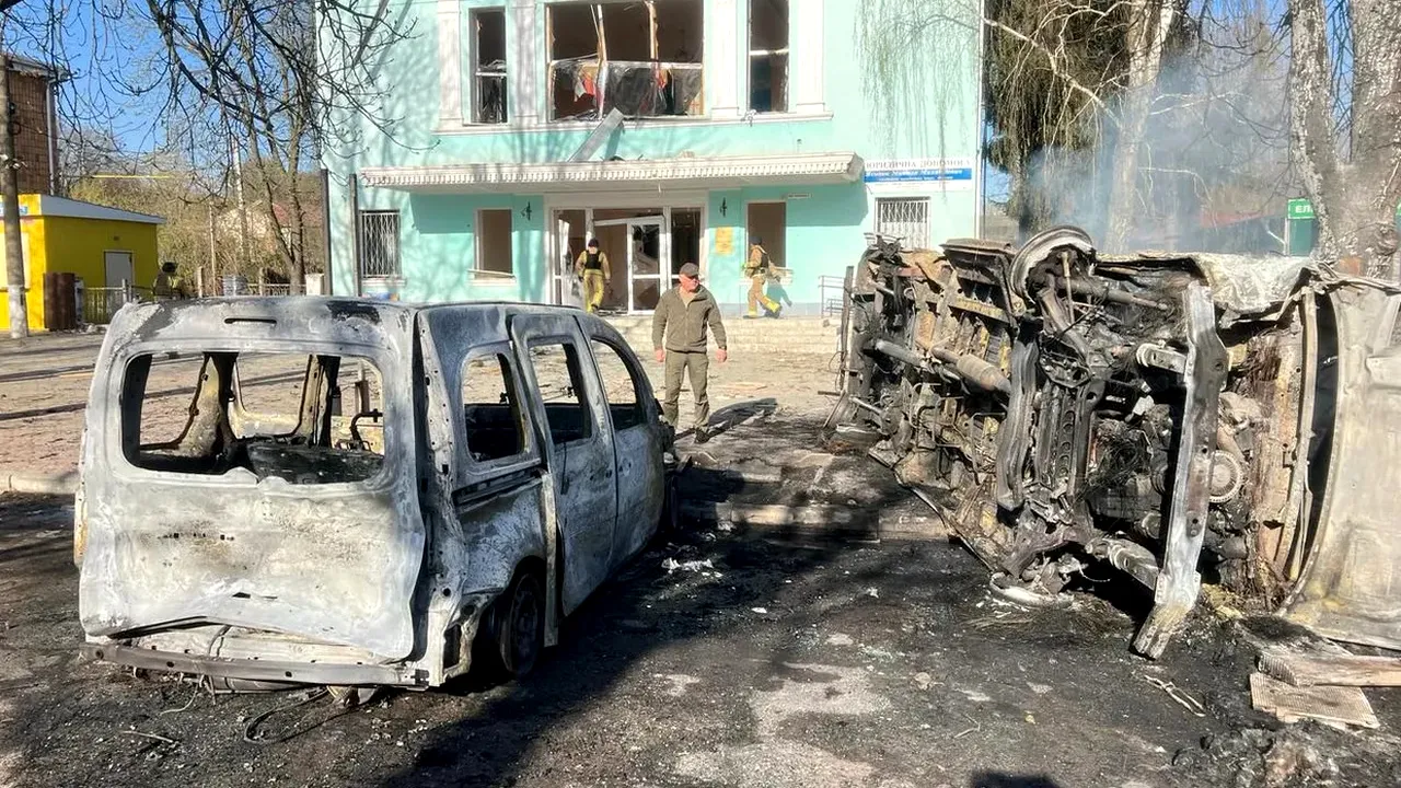Războiul din Ucraina, ziua 776. Macron şi Sunak sunt de acord să majoreze ajutorul pentru Ucraina / Ministrul britanic de externe se întâlneşte cu Trump în SUA pe fondul presiunilor pentru ajutor în Ucraina / Morţi şi răniţi în urma unor atacuri aeriene ruseşti în nordul şi sudul Ucrainei
