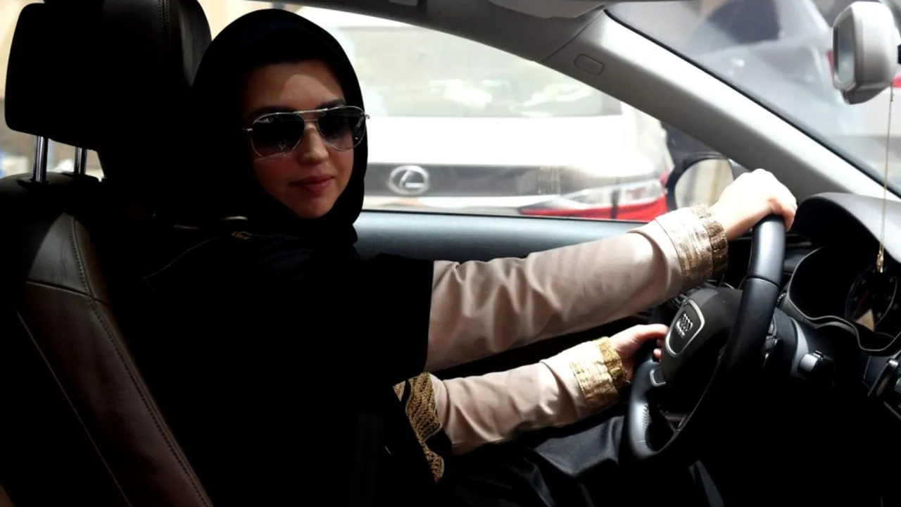 În Arabia Saudită, femeile au primit „dezlegare” să conducă taxiuri

