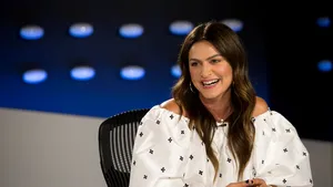 INTERVIU INTEGRAL Marius Tucă Show. Alexandra Nechita: Întotdeauna am visat ca o lucrare, un monument de-al meu să fie pus şi să rămână în România. Face parte din lista mea de vise şi proiecte