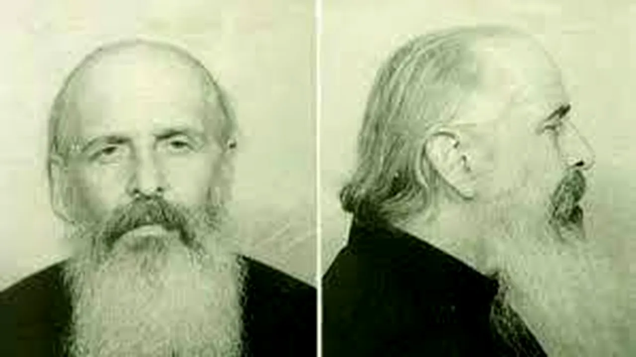 ISTORIA FĂRĂ PERDEA Marius Oprea: Ieroschimonahul Daniil Sandu Tudor: ”Comunismul este o tovărăşie uriaşă, unitară şi ideal abstractă, în care toţi sînt egali, fără sex, fără familie, fără neam”