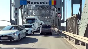 Coloane la Giurgiu-Ruse: Ce puncte alternative de trecere a frontierei cu Bulgaria recomandă Poliția