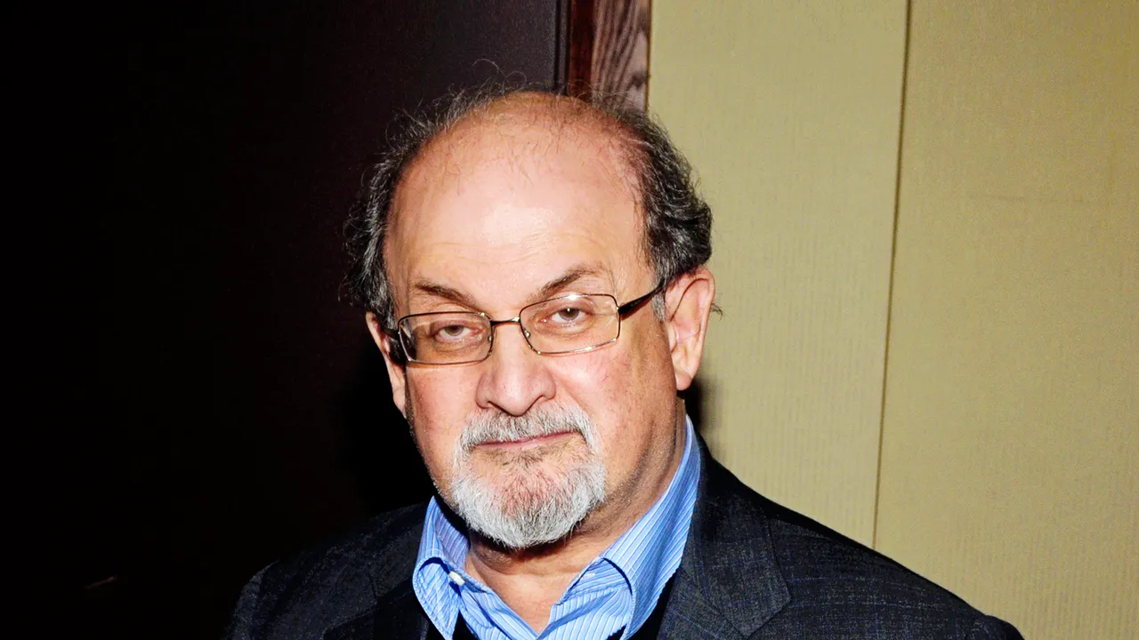 Iranul nu se simte responsabil pentru atacul violent suferit de Rushdie. Oficialii de la Teheran îl acuză pe scriitor şi susţinătorii săi
