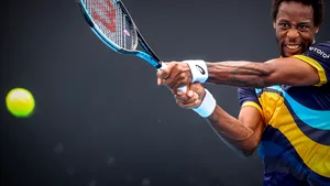 Gael Monfils, eliminat de la Australian Open. Ceilalţi favoriţi la masculin au trecut în turul 2