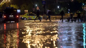Meteo. Avertisment ANM: Cod GALBEN în 19 judeţe. Meteorologii anunţă ploi torenţiale şi vijelii