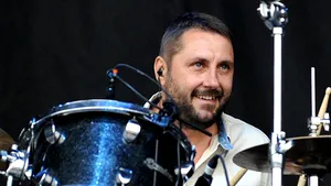 Jon Brookes, toboşarul trupei The Charlatans, a murit la vârsta de 44 de ani