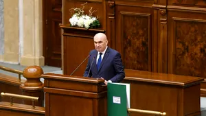 Toate cele trei moțiuni depuse de Opoziție, respinse. Bolojan: „Educația universitară înseamnă mai mult: calitatea, competențele, șansele reale pe piața muncii