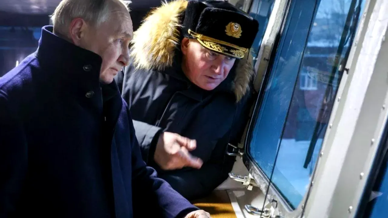 Putin a găsit vinovatul pentru dezastrul Marinei Ruse. Un amiral a plătit cu funcţia