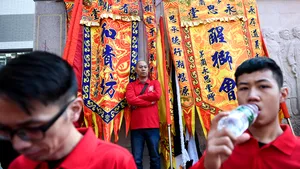 China cere Franţei să îi protejeze pe cetăţenii săi, după moartea unui chinez la Paris/ Siguranţa cetăţenilor chinezi este 