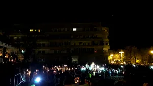 FOTO Mii de oameni au participat la slujba de Înviere de la malul mării