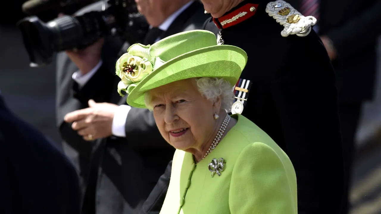 Boris Johnson confirmă că a apelat la un argument constituţional extrem în faţa Reginei Elizabeth a II-a pentru a continua BREXITUL